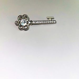 Women’s Key Brooch